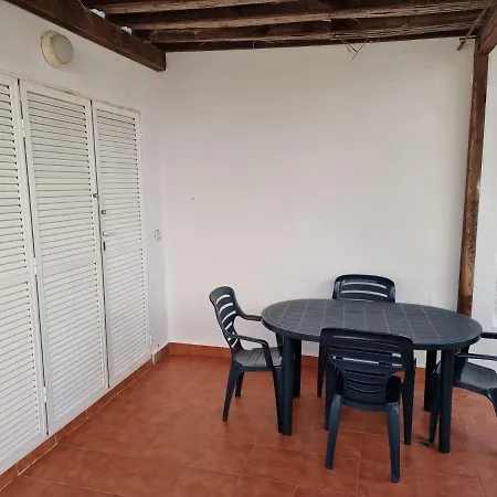 Appartamento Casa Baja Naturista Con Patio En Primera Linea!