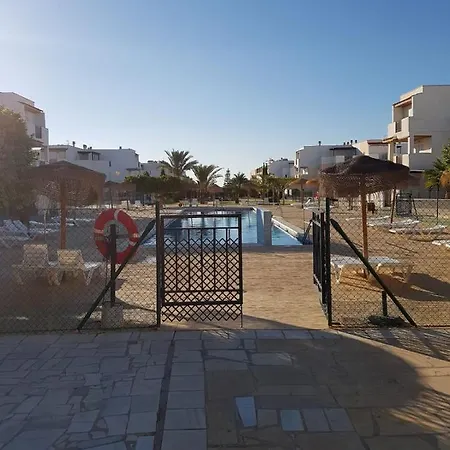 Casa Baja Naturista Con Patio En Primera Linea!